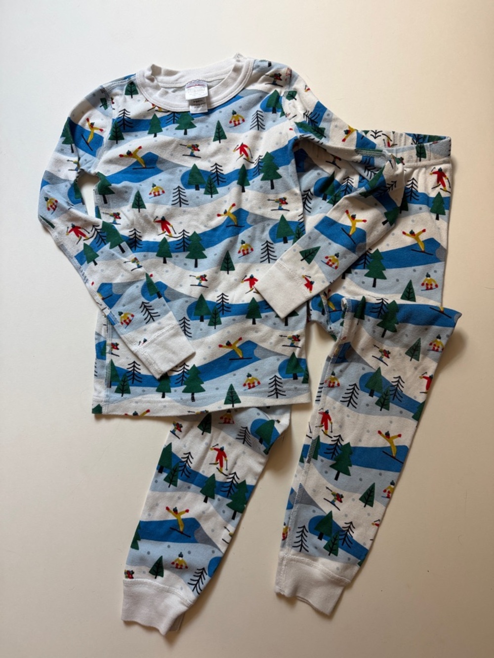 Hanna Andersson White, Blue & Green Ski Scene Kids Pajama Set